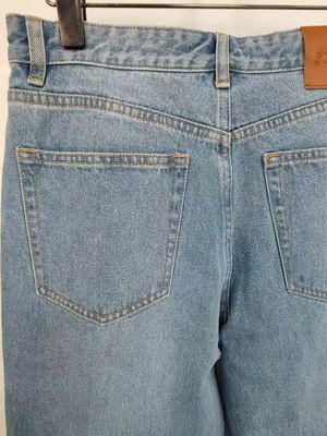 Gwiazda jak szpilki na nogach Denim Bottom dla unikalnego, wyróżniającego się wyglądu